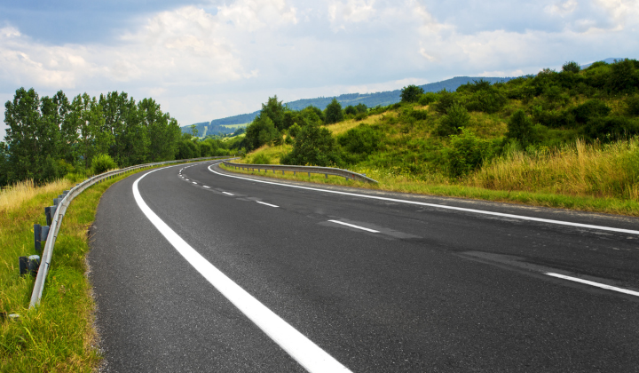 PROTEST ZA URÝCHLENIE VÝSTAVBY RÝCHLOSTNEJ CESTY R4